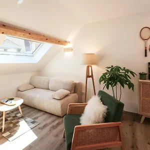 En Plein Centre Du Village ! Appartement